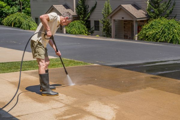 Cost of Concrete Pressure Cleaning in Granger