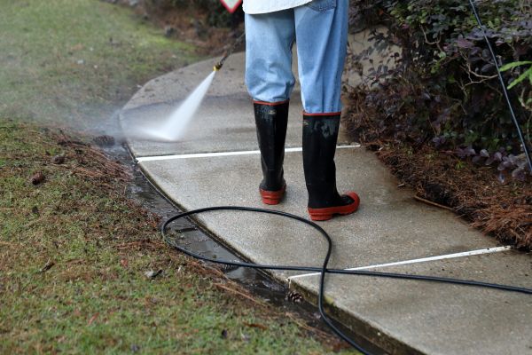 Sidewalk Pressure Cleaning in Granger